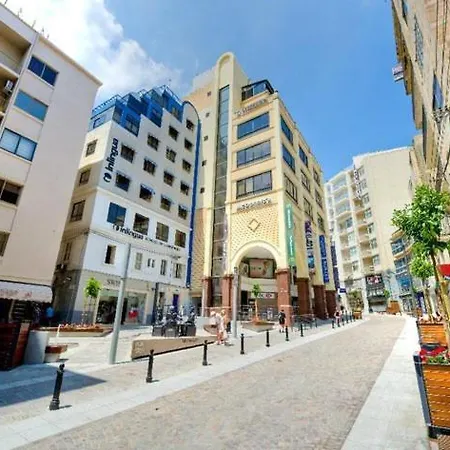 Stunning Seafront Lux Cambridge Wt Pool Apartment *