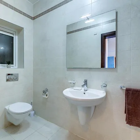 Appartamento Stunning Seafront Lux Cambridge Wt Pool Sliema